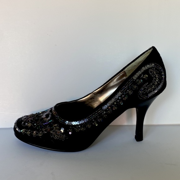 🍒 Boho Black Suede Heels!!! - Picture 9 of 11